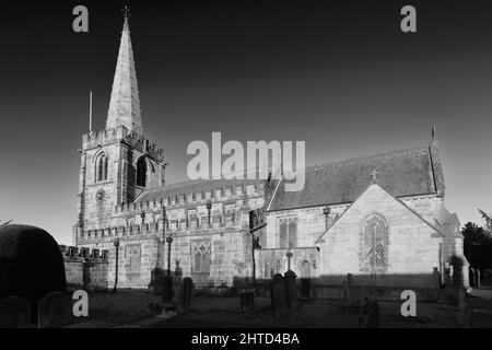 St Michaels chiesa, Hathersage village, Derbyshire, Parco Nazionale di Peak District, England, Regno Unito Foto Stock