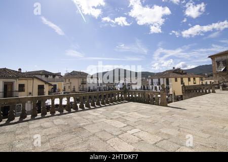 Chiostro Mudejar, Monastero reale di Santa Maria de Guadalupe, provincia di Caceres, Estremadura Foto Stock