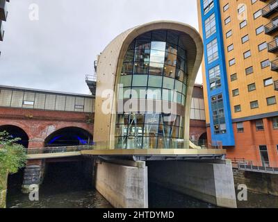 Una bella foto dell'ingresso della stazione sud di Leeds Foto Stock