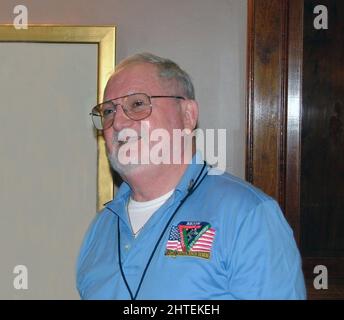 SY Liebergot (Seymour Liebergot) è un controllore di volo della NASA in pensione, per il programma Apollo della NASA e parte del team che ha guidato Apollo 13 di nuovo sulla Terra Foto Stock