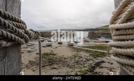 Porto di Racine nel Cotentin, il più piccolo porto della Francia Foto Stock