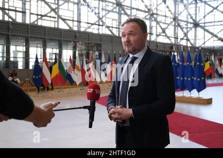 Bruxelles, Belgio. 28th Feb 2022. Il Ministro Dan JORGENSEN arriva a una riunione di emergenza per discutere la situazione energetica in Europa in seguito all'invasione dell'Ucraina da parte della Russia, a Bruxelles, Belgio, 28 febbraio 2022. Credit: ALEXANDROS MICHAILIDIS/Alamy Live News Foto Stock