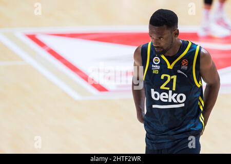 Belgrado, Serbia, 27th febbraio 2022. Dyshawn Pierre of Fenerbahce Beko Istanbul reagisce durante la partita di pallacanestro Eurolega tra Crvena Zvezda MTS Belgrado e Fenerbahce Beko Istanbul a Belgrado, Serbia. Febbraio 27, 2022. Credit: Nikola Krstic/Alamy Foto Stock