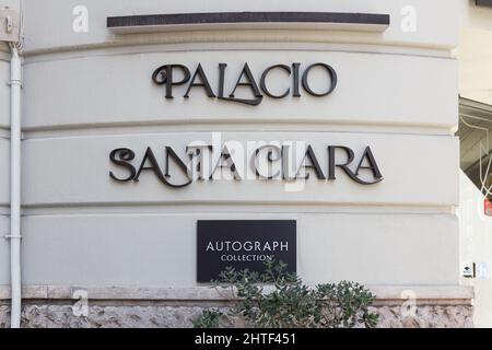 VALENCIA, SPAGNA - 22 FEBBRAIO 2022: Autograph Collection è un gruppo di alberghi di lusso indipendenti che appartengono a Marriott International Foto Stock