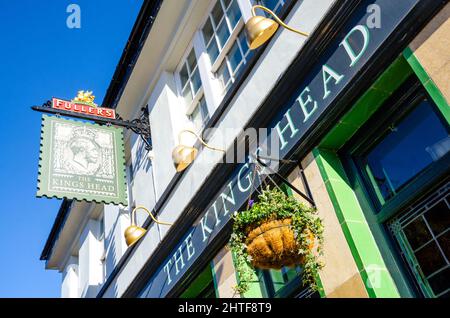 Il Kings Head è un pub Fuller a Earl's Court, Londra, Regno Unito Foto Stock