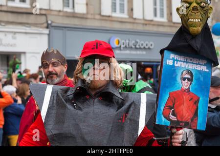 Douarnenez, Francia - Febbraio 27 2022: Les Gras de Douarnenez è un carnevale particolarmente famoso in tutta la Bretagna. Foto Stock