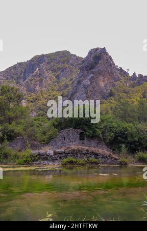 Rovine dell'antica città di Olympos, antica città greca e romana di Olympos sulla via Lycia, provincia di Antalya Foto Stock