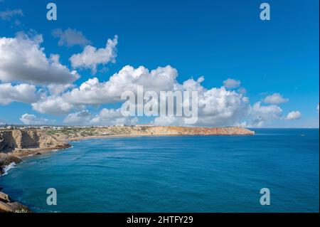 Scogliere a Cabo de Sao Vicente, Sagres, Algarve, Portogallo, Europa Foto Stock