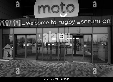 La stazione di servizio della New Rugby Motorway sull'autostrada M6 a Warwickshire UK Foto Stock