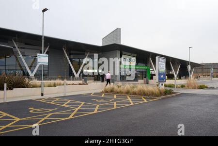 La stazione di servizio della New Rugby Motorway sull'autostrada M6 a Warwickshire UK Foto Stock