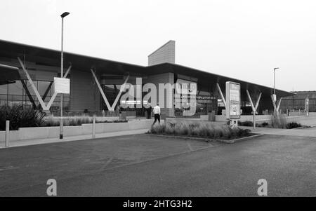 La stazione di servizio della New Rugby Motorway sull'autostrada M6 a Warwickshire UK Foto Stock