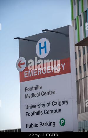 Calgary, Alberta - 27 febbraio 2022: Segnaletica presso il complesso dell'ospedale Foothills. Foto Stock