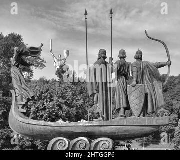 Monumento ai fondatori Dniper River Kiev Kiev Kiev Ucraina Foto Stock