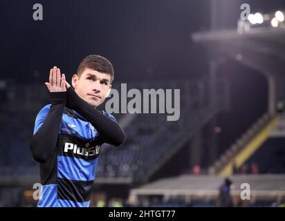 Bergamo, 28 febbraio 2022. Ruslan Malinovskyj centrocampista di Atalanta B.C. si scalda prima della Serie A partita di calcio tra Atalanta e Sampdoria al Gewiss Stadium il 28 febbraio 2022 a Bergamo, Italia. Credit: Stefano Nicoli/Speed Media/Alamy Live News Foto Stock