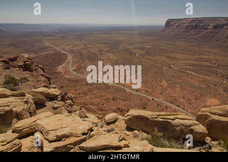 Moki Dugway vicino a Mexican Hat, San Juan County, Utah, USA Foto Stock