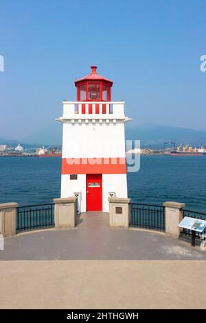 A strisce rosse e bianche Brockton Point Lighthouse Stanley Park - Vancouver, British Columbia Foto Stock