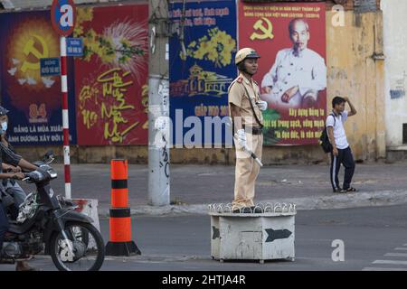 Regolamentazione del traffico ad ho Chi Minh, Vietnam Foto Stock