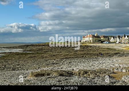 Il lungomare di Porthcawl sulla costa meridionale del Galles a gennaio Foto Stock