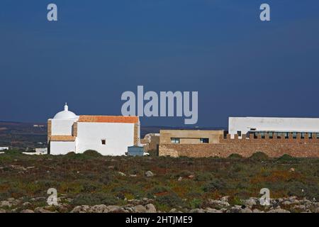 Kirche und Bastion in der Fortaleza de Sagres, Vila do Infante, Sagres, Algarve, Portogallo Foto Stock