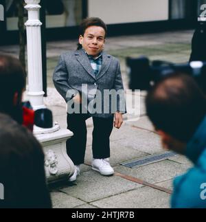 Warwick Davis, britischer Schauspieler, Titelheld aus dem amerikanischen Film: Willow von 1988. Warwick Davis, attore britannico, personaggio del titolo del film americano del 1988: Willow. Foto Stock