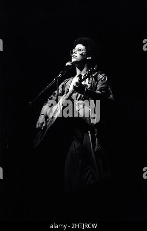 Il cantante jazz rock Phoebe Snow si esibisce in concerto durante il Dr. Pepper Music Festival nel Central Park di New York. Estate, 1977. Foto Stock