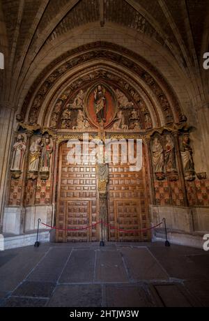 Catedral de León, portada de la Virgen del dado Foto Stock