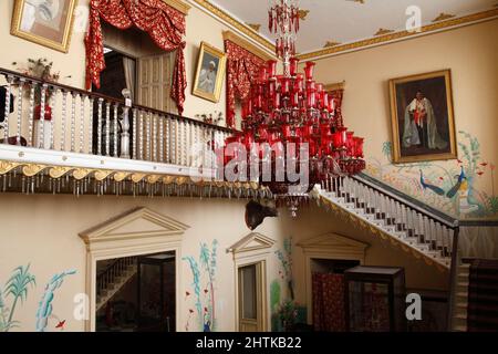 Scala nel palazzo di Jai Vilas, costruito nel 19th.Century, in Gwalior, Madhya Pradesh, India Foto Stock