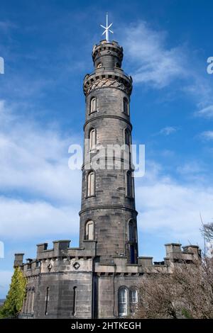 Il monumento Nelson a Calton Hill, Edimburgo, Scozia Foto Stock