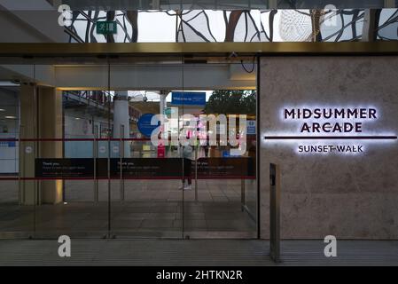 Centri commerciali Milton Keynes nel centro di Milton Keynes e Midsummer Arcade e Midsummer Place Foto Stock