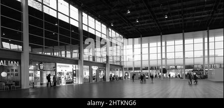 Centri commerciali Milton Keynes nel centro di Milton Keynes e Midsummer Arcade e Midsummer Place Foto Stock