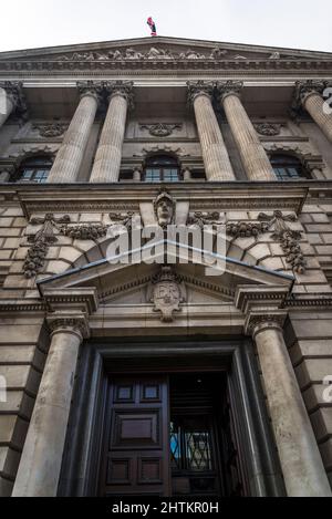 HM Revenue & Customs Building a 100 Parliament Street, Londra, Inghilterra, Regno Unito Foto Stock