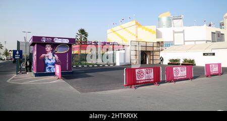 Doha, Qatar. 21st Feb 2022. Il Qatar Total Open 2022, noto anche come Qatar TotalEnergies Open, è un torneo di tennis femminile professionista che gioca su campi duri. Sarà l'edizione 20th dell'evento e un torneo WTA 1000 non obbligatorio nel WTA Tour 2022. Ha avuto luogo al Qatar Tennis and Squash Complex a Doha, Qatar. (Credit Image: © Sidhik Keerantakath/Pacific Press via ZUMA Press Wire) Foto Stock