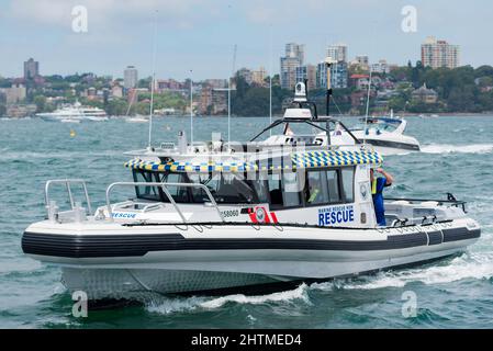 NSW Marine Rescue Vessel segnale di chiamata 'Port Jackson 31' pattugliando sul Porto di Sydney, nuovo Galles del Sud, Australia Foto Stock