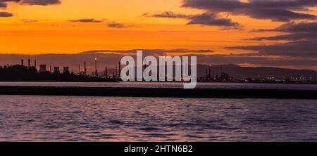 Grangemouth Oil Refinery Sunset, Scozia Foto Stock