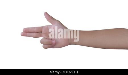 Mano del bambino che fa la pistola di sparo, gesto su sfondo bianco isolato. Mano che punta con due dita. Foto Stock