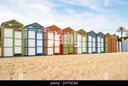 Capanne o baite sulla spiaggia di Sant Pol, S'Agaró, Girona, Costa Brava. Foto Stock