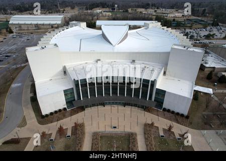 Una vista aerea della Simon Skjodt Assembly Hall nel campus dell'Indiana University, lunedì 1 marzo 2022, a Bloomington, Ind. L'arena è la casa di Foto Stock