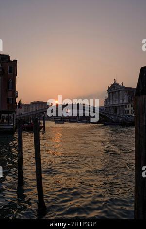 Ponte degli Scalzi al tramonto a Venezia Foto Stock