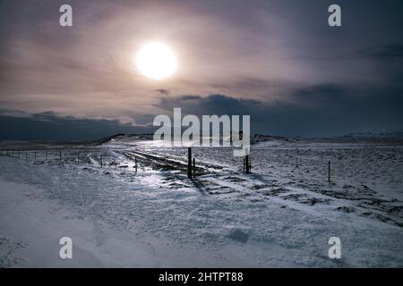 Duro paesaggio invernale dell'Islanda Foto Stock