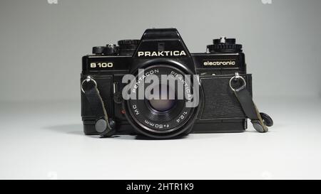 Vecchia macchina fotografica practic vintage B100 Foto Stock