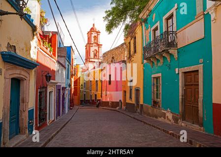 Messico, Stato di Guanajuato, Guanajuato, un colorato paesaggio urbano della città coloniale spagnola Foto Stock