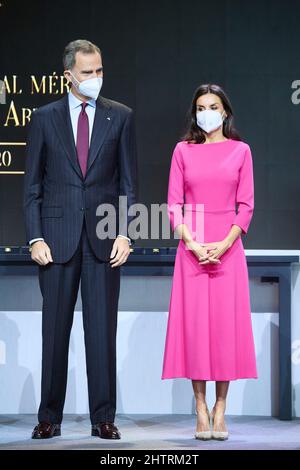 Pamplona, Navarra, Spagna. 2nd Mar 2022. RE FELIPE VI e LA REGINA LETIZIA di Spagna assiste alla consegna di medaglie d'oro di merito in Belle Arti 2020 al Baluarte Conference Center e Auditorium di Navarra a Pamplona, Spagna. (Credit Image: © Jack Abuin/ZUMA Press Wire) Foto Stock