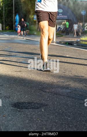 3 Rd Wizz Air Katowice Mezza Maratona, Katowice, Slesia, Polonia. July19, 2021. Gambe di corridori nella gara Mezza Maratona Wizz Air Katowice Foto Stock