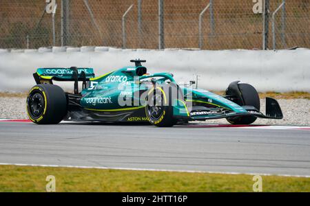 Circuit de Barcelona-Catalunya, Montmelo, Spagna, 23,2.2022, Motorsport: Formula 1 Stagione 2022, prove pre-stagione - Sebastian Vettel (GER), Aston Martin AMR22 Foto Stock