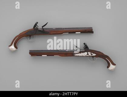 Arte ispirata alla coppia di pistole Flintlock, ca. 1775, Dublino, Irlanda, acciaio, argento, Legno (noce), L. di ogni 18 11/16 poll. (47,5 cm); L. di ogni barile 11 15/16" (30,3 cm); cal. Di ogni .69 poll. (17,5 mm); peso di ciascuno 2 lb. 5 once (1048,9 g), Firearms-Pistols-Flintlock, opere classiche modernizzate da Artotop con un tocco di modernità. Forme, colore e valore, impatto visivo accattivante sulle emozioni artistiche attraverso la libertà delle opere d'arte in modo contemporaneo. Un messaggio senza tempo che persegue una nuova direzione selvaggiamente creativa. Artisti che si rivolgono al supporto digitale e creano l'NFT Artotop Foto Stock