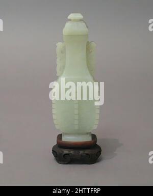 Arte ispirata a Vase con copertina, dinastia Qing (1644-1911), periodo Qianlong (1736-95), Cina, Nefrite, Bianco con tinta verde chiaro, H. 6 poll. (15,2 cm); W. 2 3/16" (5,6 cm); D. 1 3/8" (3,5 cm), Giada, opere classiche modernizzate da Artotop con un tuffo di modernità. Forme, colore e valore, impatto visivo accattivante sulle emozioni artistiche attraverso la libertà delle opere d'arte in modo contemporaneo. Un messaggio senza tempo che persegue una nuova direzione selvaggiamente creativa. Artisti che si rivolgono al supporto digitale e creano l'NFT Artotop Foto Stock