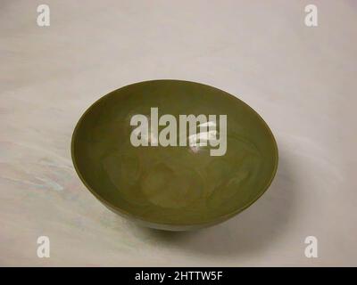 Arte ispirata da Bowl, dinastia Song (960–1279), Cina, ceramica, H. 2 1/2 pollici (6,4 cm); W. 6" (15,2 cm), Ceramica, opere classiche modernizzate da Artotop con un tuffo di modernità. Forme, colore e valore, impatto visivo accattivante sulle emozioni artistiche attraverso la libertà delle opere d'arte in modo contemporaneo. Un messaggio senza tempo che persegue una nuova direzione selvaggiamente creativa. Artisti che si rivolgono al supporto digitale e creano l'NFT Artotop Foto Stock