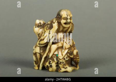 Arte ispirata da Netsuke di Old Man seduto su una roccia, 19th secolo, Giappone, Avorio, H. 1 1/2 pollici. (3,8 cm), Netsuke, opere classiche modernizzate da Artotop con un tuffo di modernità. Forme, colore e valore, impatto visivo accattivante sulle emozioni artistiche attraverso la libertà delle opere d'arte in modo contemporaneo. Un messaggio senza tempo che persegue una nuova direzione selvaggiamente creativa. Artisti che si rivolgono al supporto digitale e creano l'NFT Artotop Foto Stock