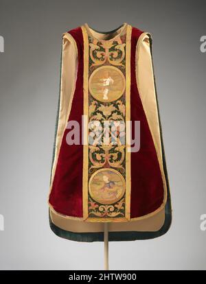 Arte ispirata a Chasuble, 16th secolo, italiano o spagnolo, seta e filo metallico, L. 44 pollici (111,8 cm, opere classiche modernizzate da Artotop con un tuffo di modernità. Forme, colore e valore, impatto visivo accattivante sulle emozioni artistiche attraverso la libertà delle opere d'arte in modo contemporaneo. Un messaggio senza tempo che persegue una nuova direzione selvaggiamente creativa. Artisti che si rivolgono al supporto digitale e creano l'NFT Artotop Foto Stock