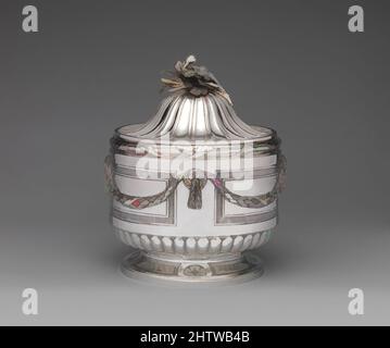 Art Inspired by Box with Cover, 1777, Austriaco, Vienna, Argento, Totale: 7 13/16 x 6 5/8 poll. (19,8 x 16,8 cm, peso 1790g ), Metalwork-Silver, opere classiche modernizzate da Artotop con un tocco di modernità. Forme, colore e valore, impatto visivo accattivante sulle emozioni artistiche attraverso la libertà delle opere d'arte in modo contemporaneo. Un messaggio senza tempo che persegue una nuova direzione selvaggiamente creativa. Artisti che si rivolgono al supporto digitale e creano l'NFT Artotop Foto Stock